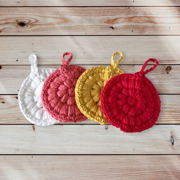 Hand Crafted Crochet Puff Face Scrubby’s 4 Pack Hook Handle Red white pink gold - Picture 11 of 16